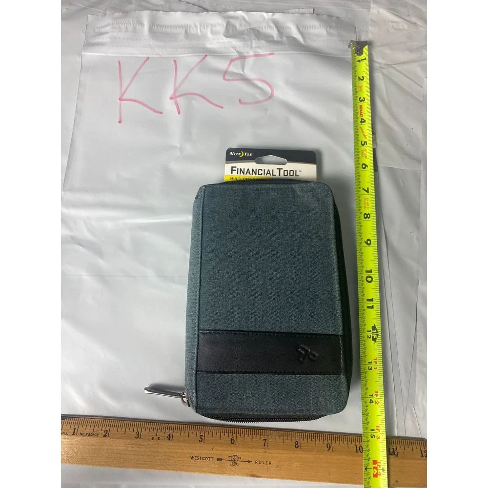 Travelon RFID‎ Blocking Travel Organizer Wallet Passport Holder Zip Case Black